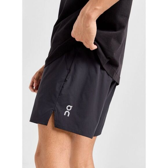 On Running Lightweight Essential 9" Shorts in Black Size XL - Picture 1 of 9